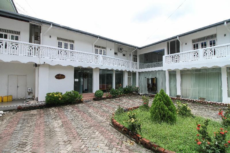 Oyo 347 Hotel Empryean Katunayaka Exterior photo